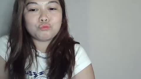 Snapshot of cute_slut09 chatting on July 29, 2026, 7:39 am Mimi online show from July 29, 2026, 7:39 am