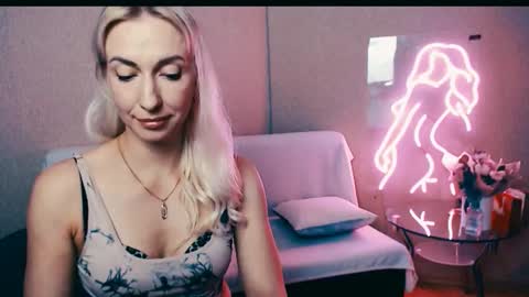 Snapshot of cute_smile_shy chatting on October 11, 2025, 5:55 pm cute_smile_shy online show from October 11, 2025, 5:55 pm