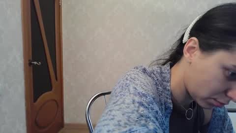cute_strawberry_ online show from December 5, 2024, 8:22 am
