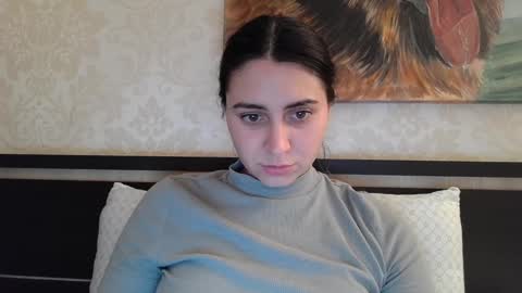 cute_strawberry_ online show from December 8, 2024, 5:22 pm