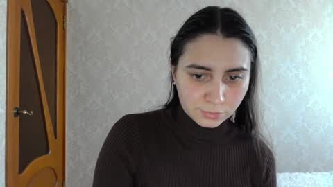 cute_strawberry_ online show from December 9, 2024, 7:50 am