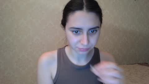 cute_strawberry_ online show from December 21, 2024, 5:29 pm
