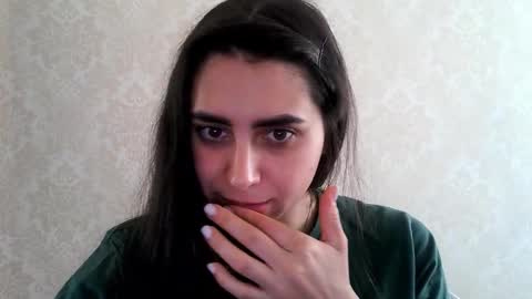 cute_strawberry_ online show from September 30, 2025, 6:29 am