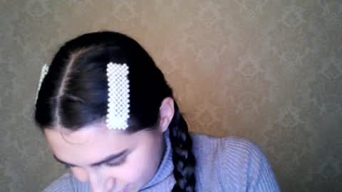 cute_strawberry_ online show from October 21, 2025, 6:41 pm