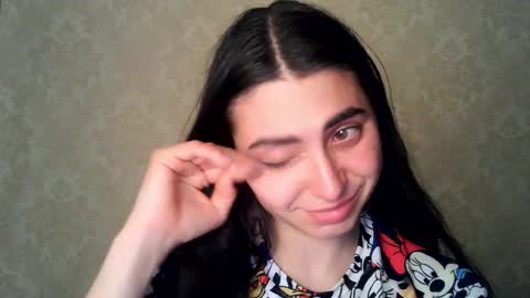 cute_strawberry_ online show from October 23, 2025, 5:33 pm