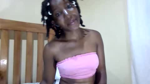 cute_xeniah online show from October 15, 2025, 3:23 pm