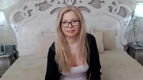 cuteangelina18 online show from May 7, 2026, 2:17 am