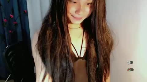 cuteasianlee online show from March 16, 2026, 5:39 pm