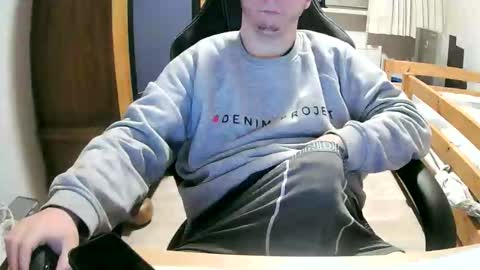 Cuteboy090 online show from March 22, 2026, 2:04 am