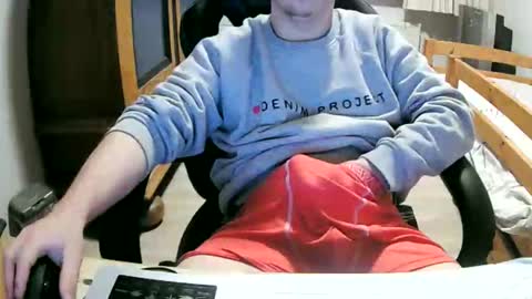 Snapshot of cuteboy090 chatting on April 8, 2026, 2:06 pm Cuteboy090 online show from April 8, 2026, 2:06 pm