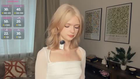 Snapshot of cutebrutality chatting on October 17, 2025, 8:17 am Alice online show from October 17, 2025, 8:17 am