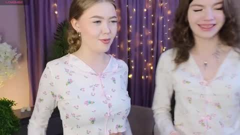 Aurora Lina and a few other beauties online show from March 28, 2026, 11:43 am