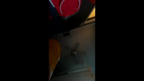 Snapshot of cutecuban18 chatting on December 26, 2024, 9:37 pm loveolots online show from December 26, 2024, 9:37 pm