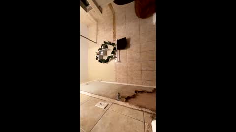 Snapshot of cutecuban18 chatting on January 9, 2025, 12:25 am loveolots online show from January 9, 2025, 12:25 am