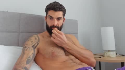 cuteeboy online show from January 4, 2025, 9:31 pm