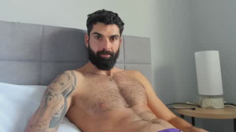 cuteeboy online show from January 5, 2025, 7:39 pm
