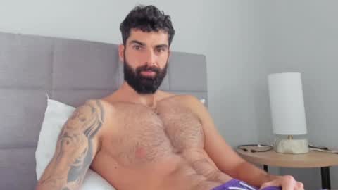 cuteeboy online show from January 6, 2025, 12:35 pm
