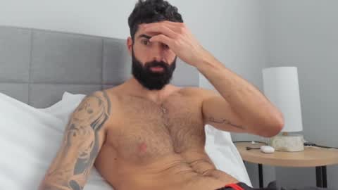 cuteeboy online show from January 6, 2025, 3:40 pm