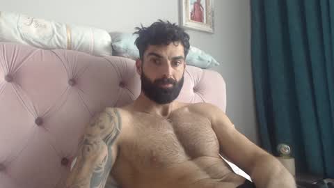 cuteeboy online show from January 26, 2025, 1:36 pm