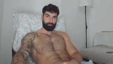 cuteeboy online show from January 31, 2025, 8:43 am