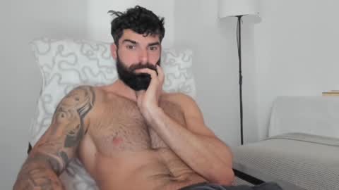 cuteeboy online show from February 4, 2025, 7:07 am