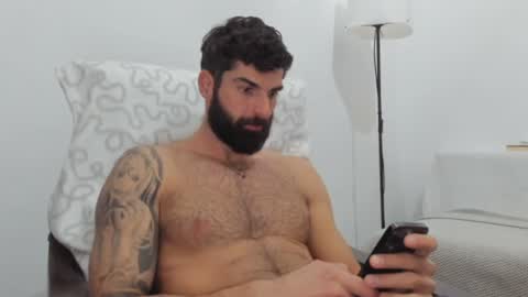 cuteeboy online show from February 4, 2025, 7:44 pm