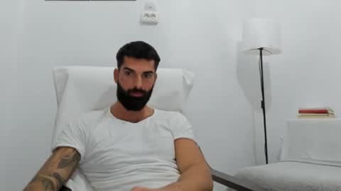 cuteeboy online show from October 14, 2025, 7:58 pm