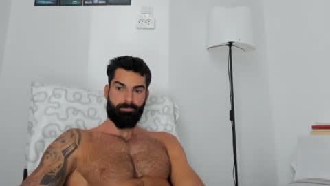 cuteeboy online show from October 30, 2025, 7:10 am