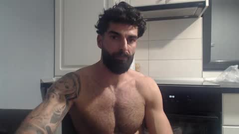 Snapshot of cuteeboy chatting on February 8, 2026, 10:35 pm cuteeboy online show from February 8, 2026, 10:35 pm