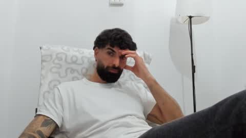 Snapshot of cuteeboy chatting on February 26, 2026, 7:46 pm cuteeboy online show from February 26, 2026, 7:46 pm