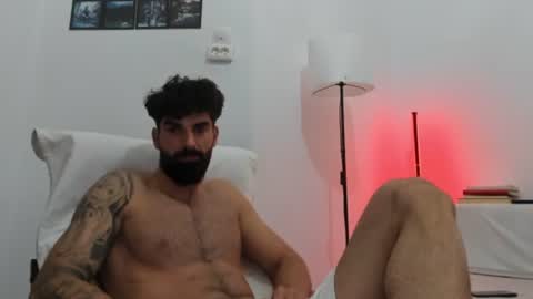 cuteeboy online show from June 19, 2026, 6:01 pm
