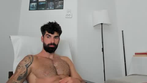 cuteeboy online show from July 16, 2026, 5:24 am