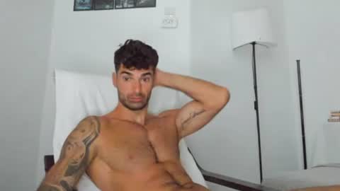 cuteeboy online show from August 7, 2026, 5:31 am