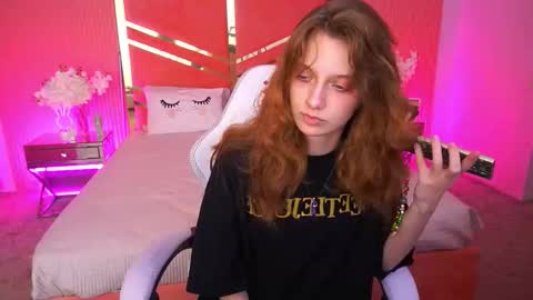 Foxy online show from November 21, 2025, 2:38 pm