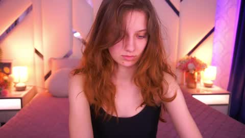 Foxy online show from April 27, 2026, 1:42 pm