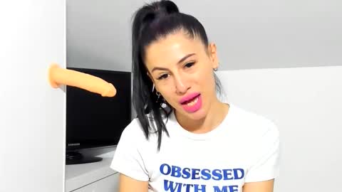 cuteeliza1 online show from November 26, 2025, 6:36 am