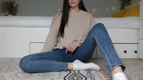 Anna online show from November 16, 2025, 12:22 pm