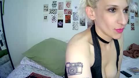 Bella online show from November 26, 2025, 6:36 am