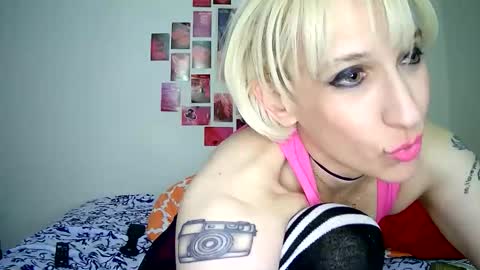 Bella online show from May 7, 2026, 12:38 am