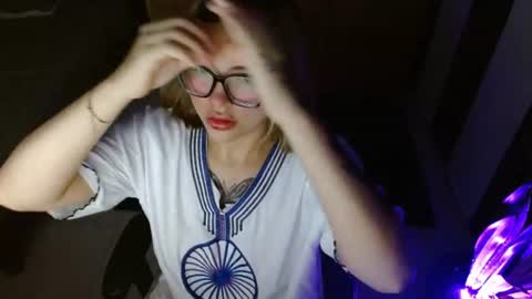 isabella online show from June 20, 2026, 6:33 pm
