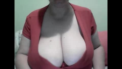 Snapshot of cutejessytom chatting on January 7, 2026, 5:43 am Jessy online show from January 7, 2026, 5:43 am