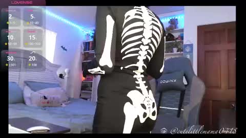 Cutelittlemama0418 Lola online show from October 25, 2025, 2:24 pm