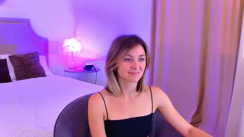 Snapshot of cutemirage chatting on September 20, 2025, 2:40 pm cutemirage online show from September 20, 2025, 2:40 pm