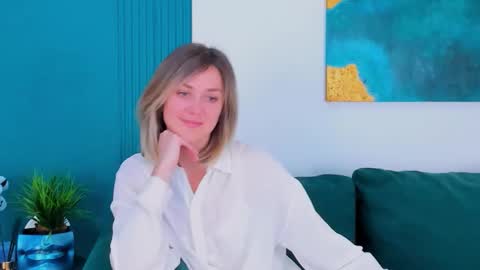 Snapshot of cutemirage chatting on September 26, 2025, 2:43 pm cutemirage online show from September 26, 2025, 2:43 pm