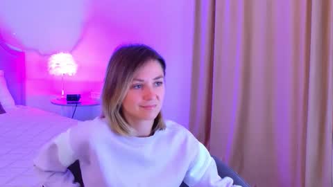 Snapshot of cutemirage chatting on September 27, 2025, 2:33 pm cutemirage online show from September 27, 2025, 2:33 pm