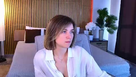 cutemirage online show from April 26, 2026, 2:37 pm