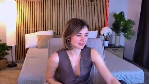 cutemirage online show from April 30, 2026, 2:56 pm