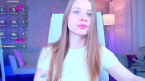 Snapshot of cutemousee chatting on April 20, 2026, 10:29 am Rina online show from April 20, 2026, 10:29 am