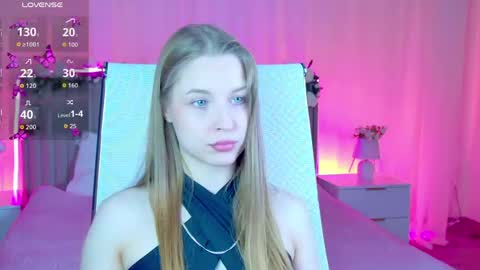 Snapshot of cutemousee chatting on April 28, 2026, 8:19 am Rina online show from April 28, 2026, 8:19 am