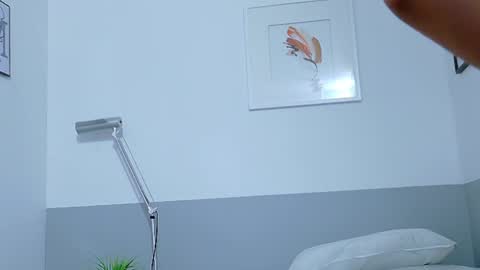 cutepetitee online show from June 13, 2026, 7:34 pm